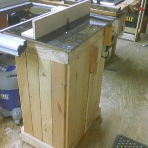 My newly completed router table