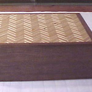 Jewelry box - 1st attempt with "herringbone" using plywood