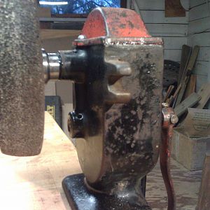 5.Goodell Pratt Model 485 Crank Grinder