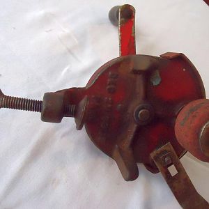 Red crank grinder