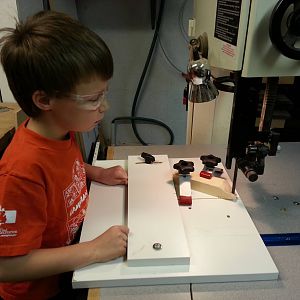 Building pinewood derby cars