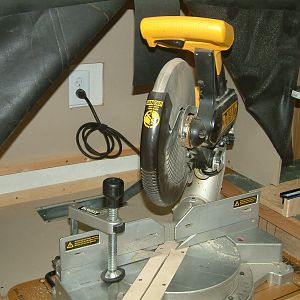 Miter saw dust collection hood