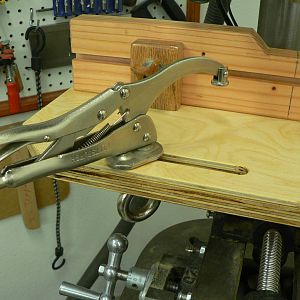 Locking hold-down clamp