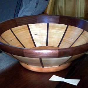 Turned segmented bowl