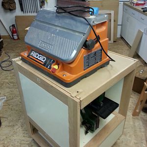 Flip-top dual stander stand