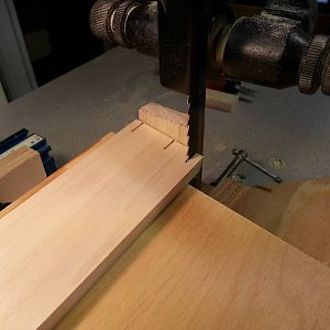 Cutting pins for the drawers