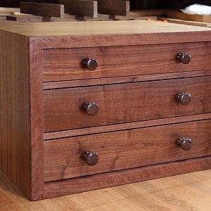 Tool storage chest