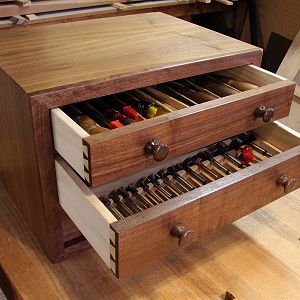 Tool storage chest
