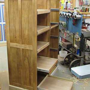 Test fitting pull-out trays