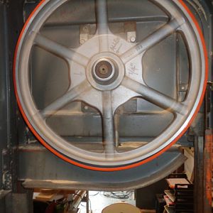 1-bandsaw_tires_troubles_004