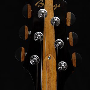 Saturn Deluxe Guitar