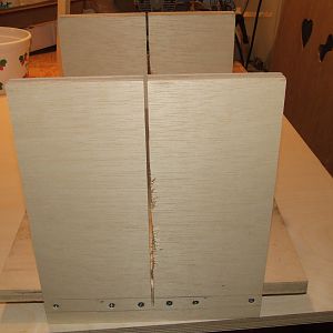 Log cutting jig/miter box