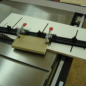 Dubby tapering jig - ready to cut taper 01/19/2011