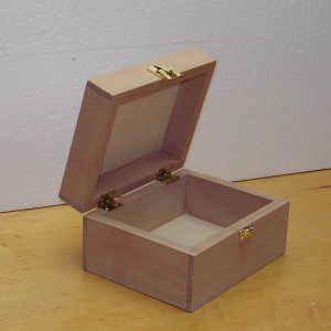Box with inlay (open)