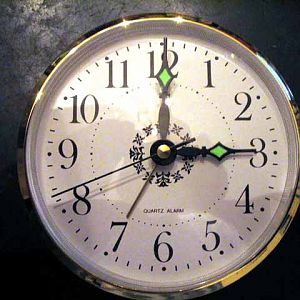3.5" Quartz clock w/ Alarm
