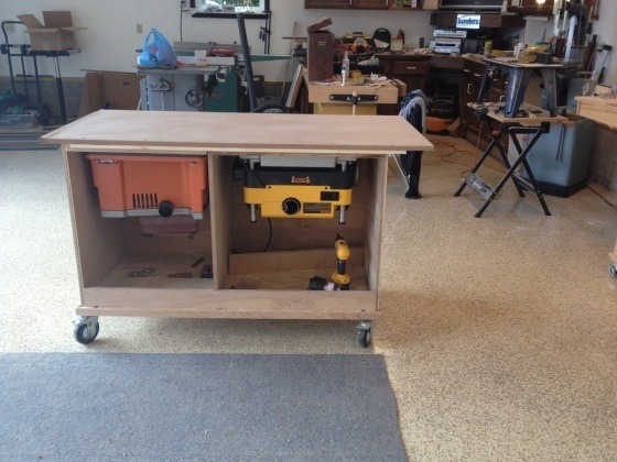 Flip-top planer/sander outfeed table
