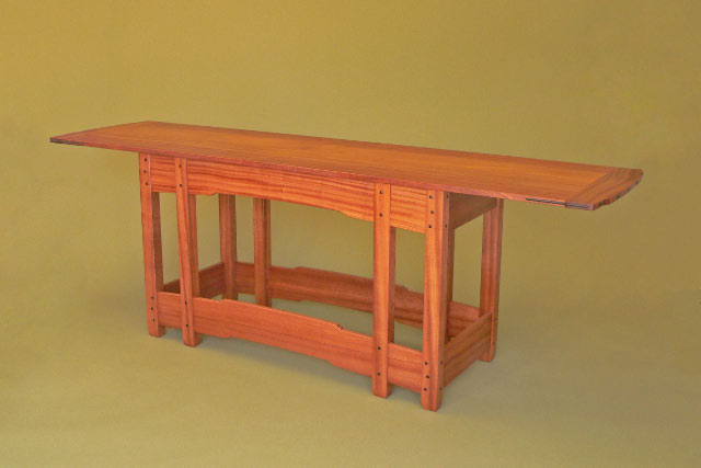 Ford serving table