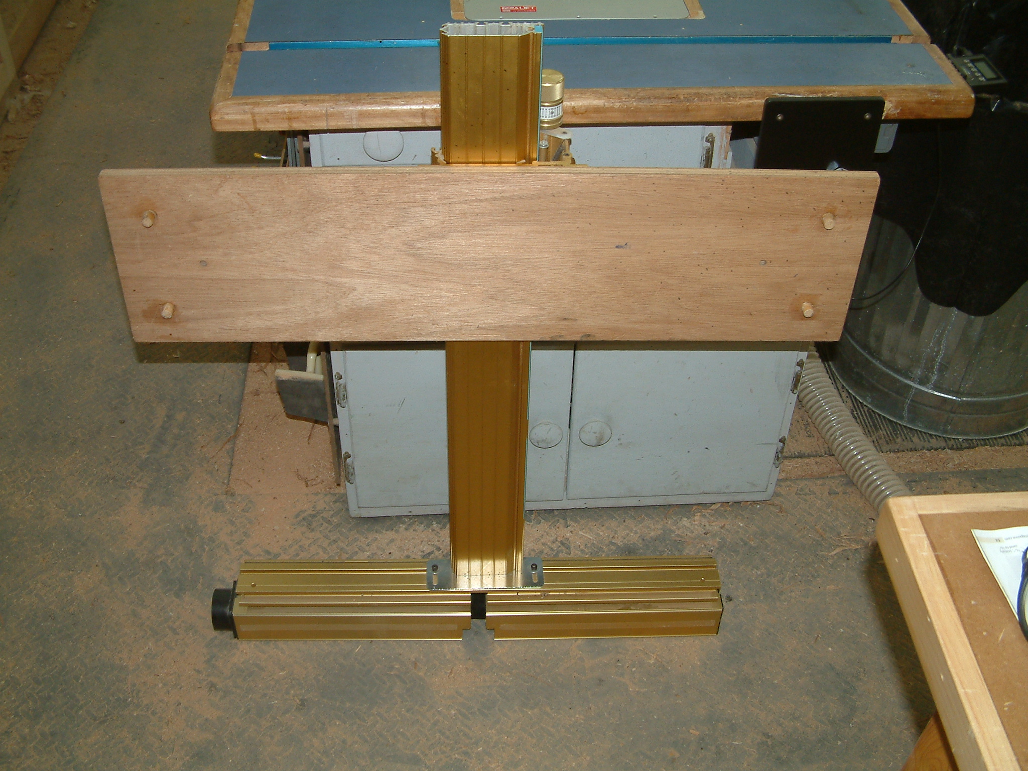 Incra Ultra Fence on Router Table