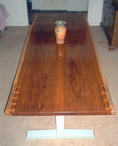 Kiatt Table