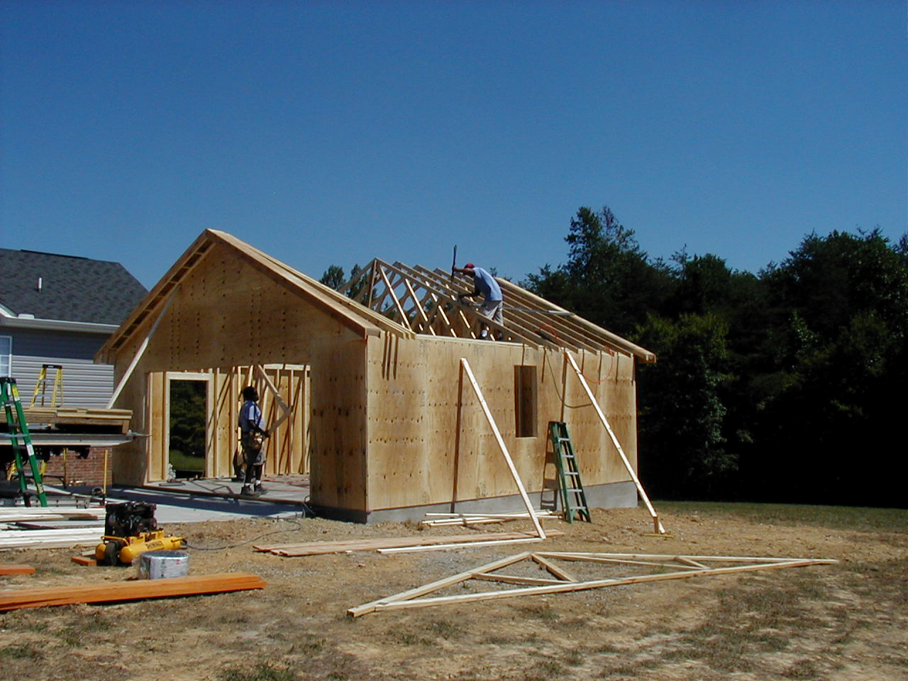 Putting up the trusses.