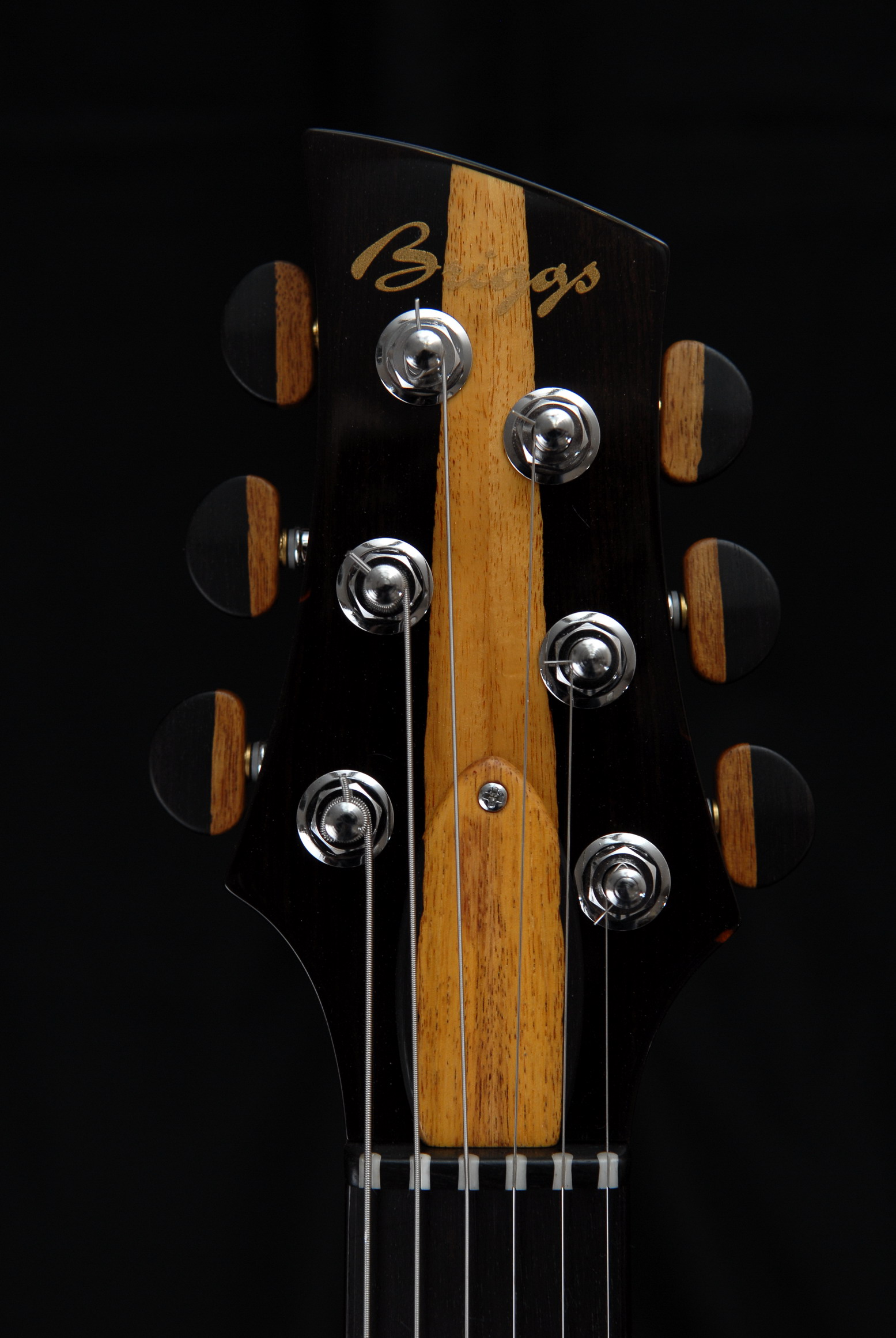 Saturn Deluxe Guitar