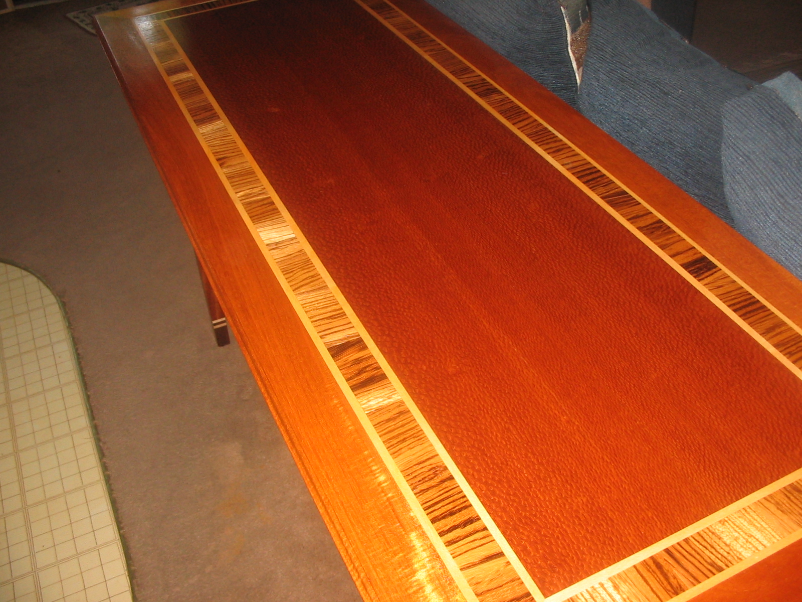 Sofa Table - Top (Lacewood clos-up)