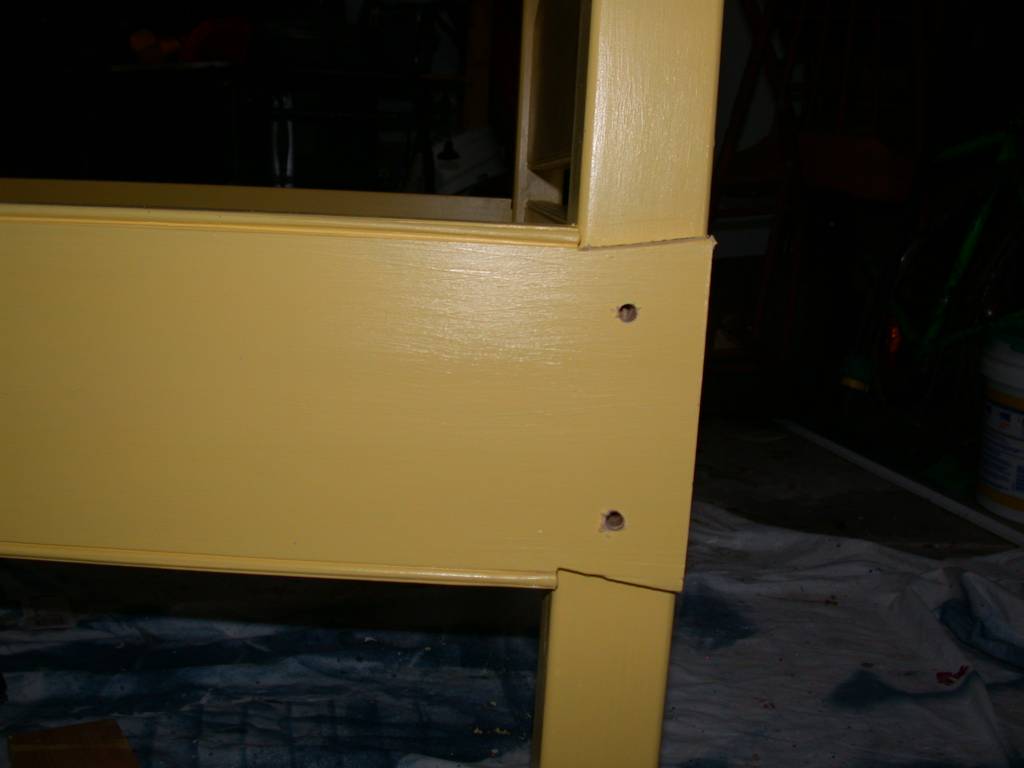 Twin bed - side rail detail