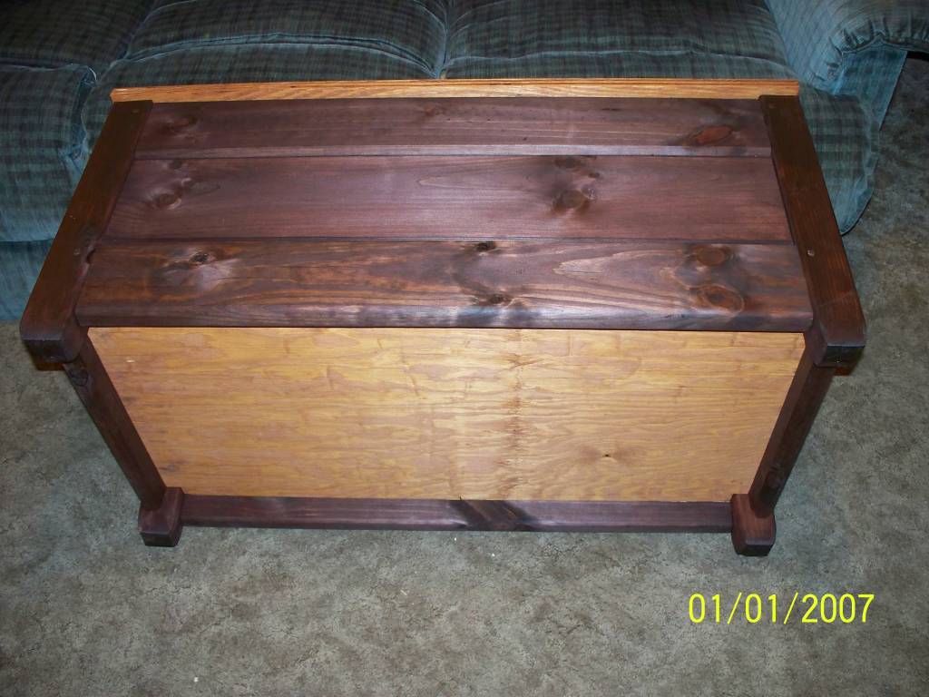 Yellow &amp; white pine with Plywood top &amp; bottom